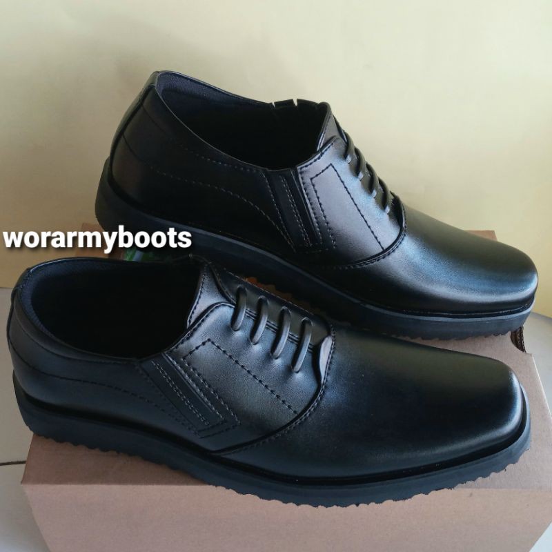 Sepatu Pdh Pendek dob Semir sol tebal by Wor army Boots