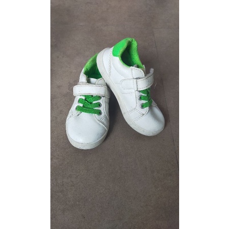 preloved sepatu anak laki laki lc waikiki