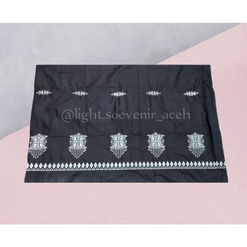 Sarung Bordir Pintu Aceh Wadimor/Sarung Aceh Bordir Pintu Aceh/Oleh-Oleh Aceh