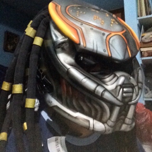 Helm Predator
