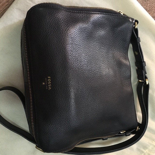 Preloved bag - Authentic Original Fossil