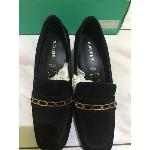 Preloved Buccheri Sepatu Kerja Platform Heels Hak Tahu Size 38