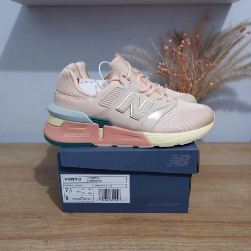 NB Balance 997s Beige Peach Formal Women