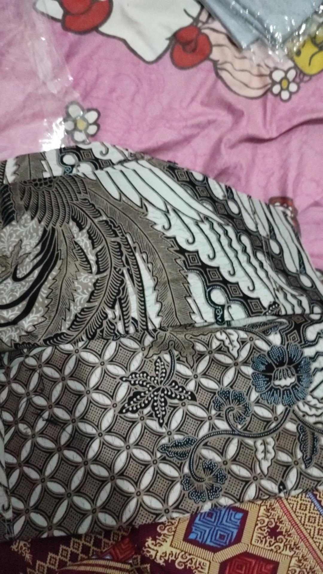 Kemeja Batik Pria Lengan Panjang Motif Peksi Abu-abu  Bahan Katun Halus