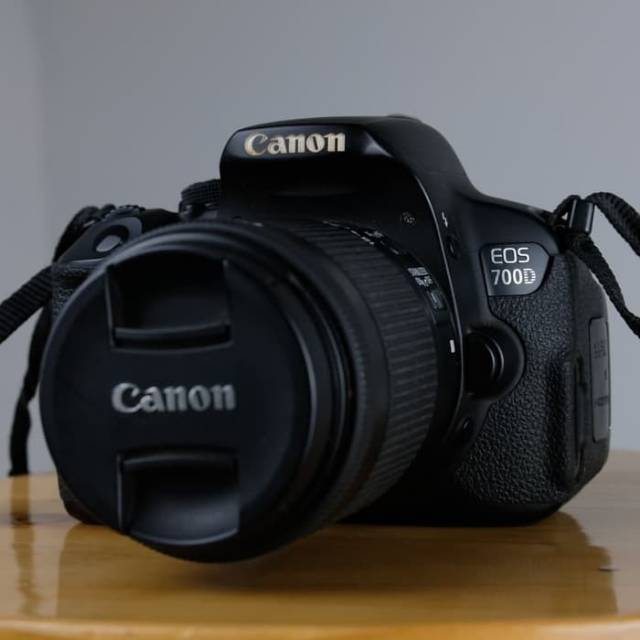 Kamera canon 700d lensa kit STM Second