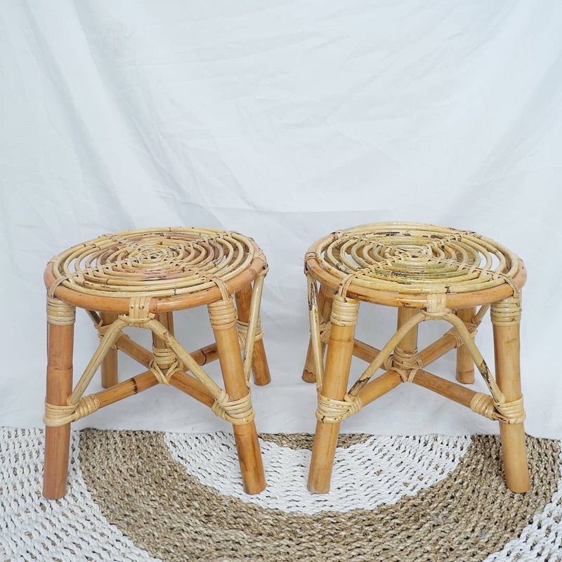 STOOL ROTAN