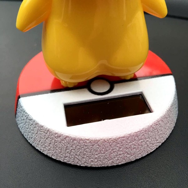 Pajangan Figure Miniatur Mobil Solar Power POKEMON PIKACHU Goyang Kepala Shacking Head Toy