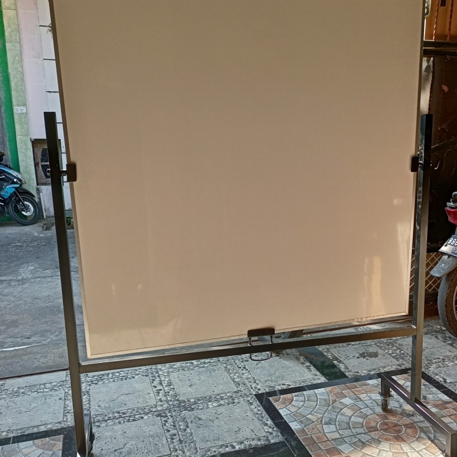 

papan tulis 120x120 cm plus jagrak