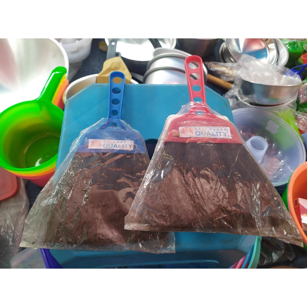 sapu kecil / sapu meja / sapu mobil