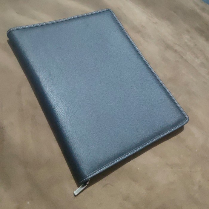 

[RESTOCK] Binder Resleting A4 Plus Size PU Leather - PVC