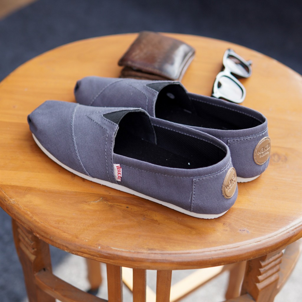 SM88 - BIG SALE Sepatu Wakai Selop Abu Kasual Slip On Santai Simple Murah Keren Cowok / Pria Slop