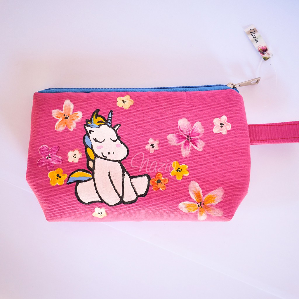 

Pouch Lukis Calmed Unicorn Nazia Fabric Painting