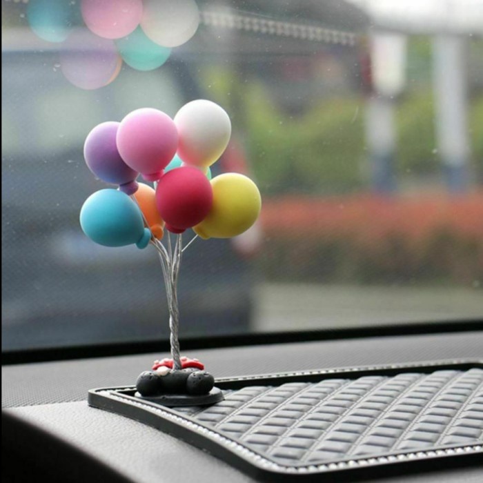 Pajangan Dashboard Mobil Super Hero Lucu Pesawat Couple Nezuko Kepala E0M3 Donal Bebek Tenaga Surya 
