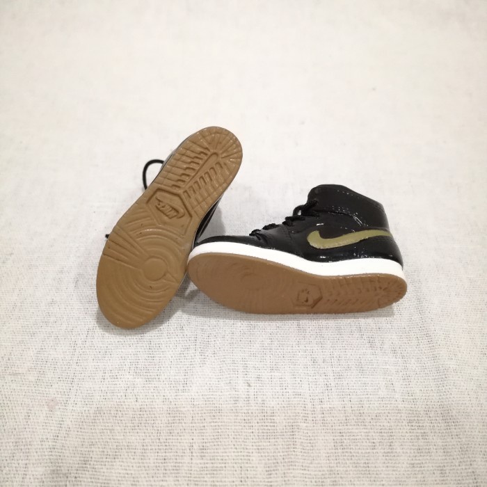 AIR JORDAN 1 AJ1 BLACK METAL GOLD 3D SNEAKERS KEYCHAIN MINIATUR