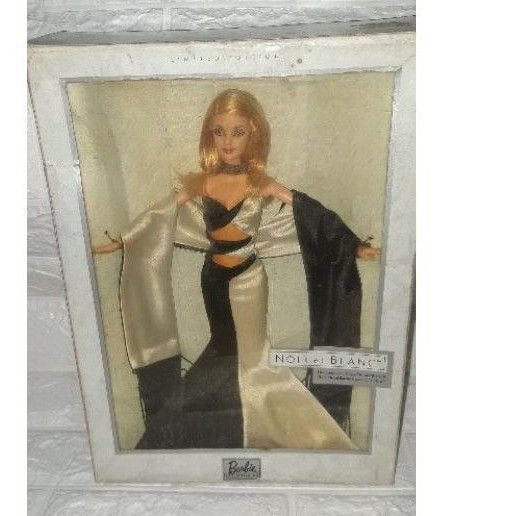 Barbie collector noir et blanc
