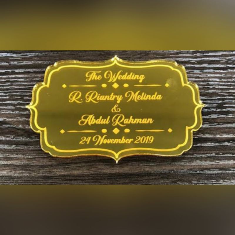 

nama custom akrilik mirror gold