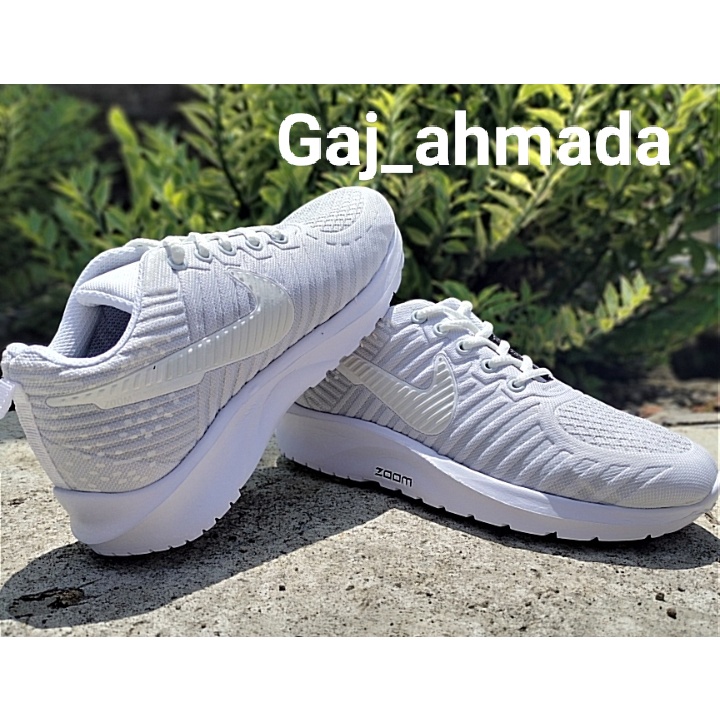 Sneakers Wanita NK Zoom Ringan