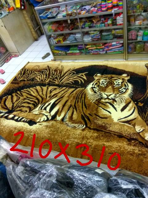 Karpet permadani motif harimau