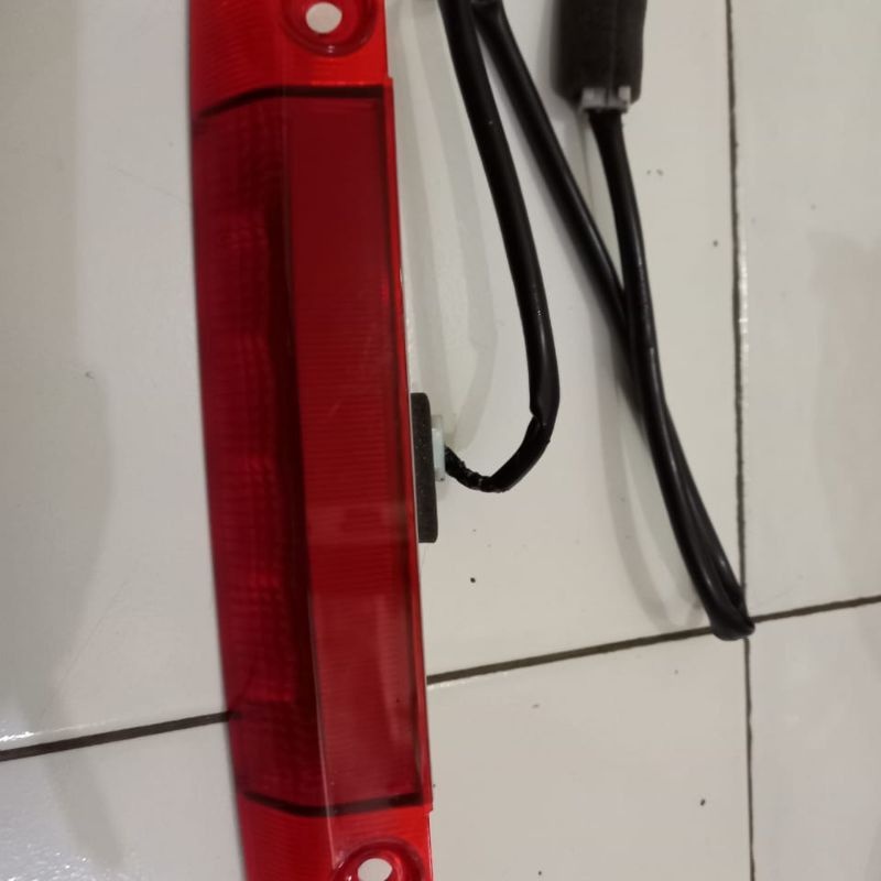 LAMPU SPOILER BAGASI BELAKANG AVANZA ORIGINAL