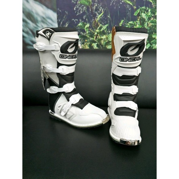 DSA                  SEPATU ONEAL ELEMENT ORIGINAL .