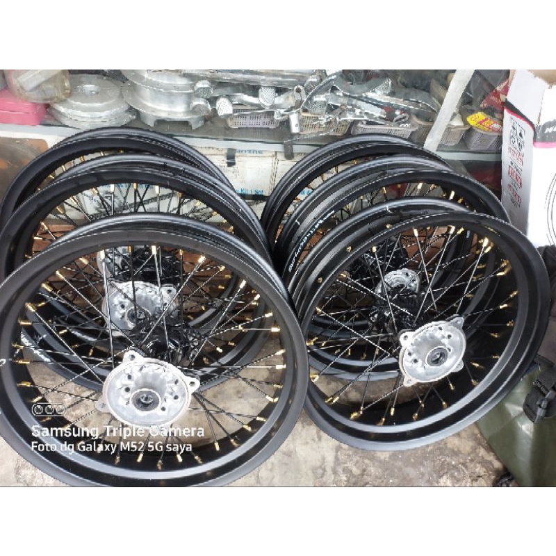 Velg velk pelek pelak klx 150 klx bf 150 dtracker 150  supermoto 250 300 ring 17 paketan plus cakram