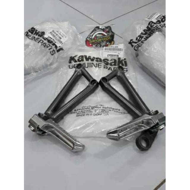 FOOTSTEP NINJA RR ORI FOSTEP NINJA FOTSTEP NINJA POSTEP NINJA BOSTEP NINJA PIJAKAN / PANCIAN NINJA F