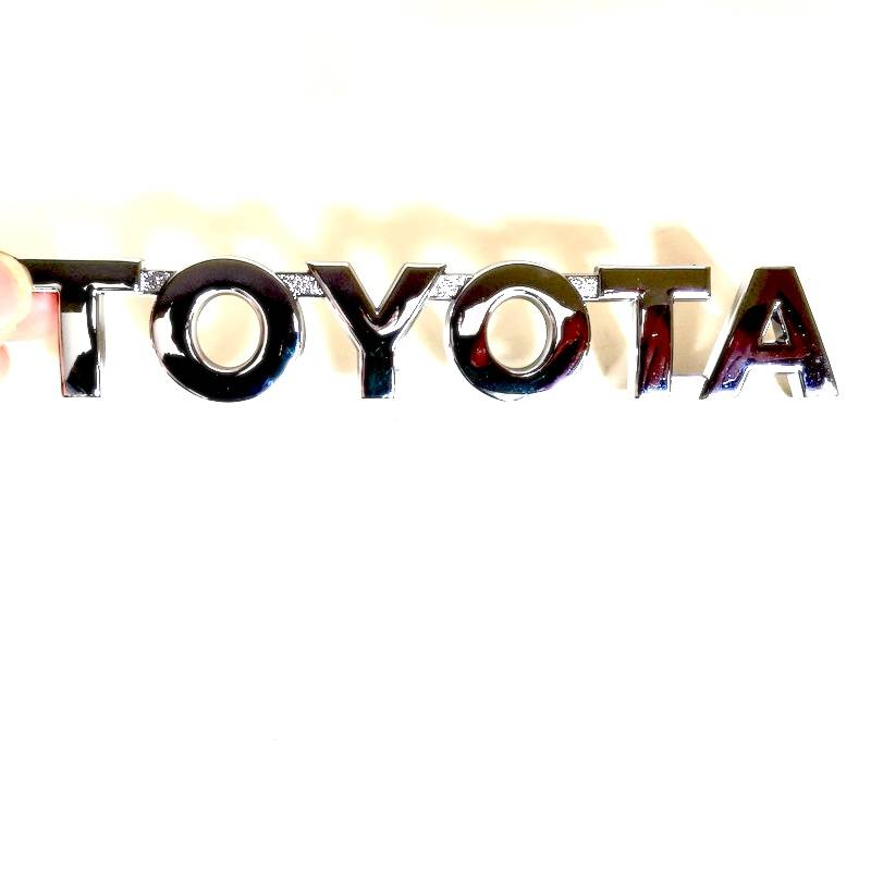 1pc Stiker Emblem Logo Toyota Hilux Bahan Abs Warna Krom / Hitam / Merah Untuk Bagasi Belakang Mobil