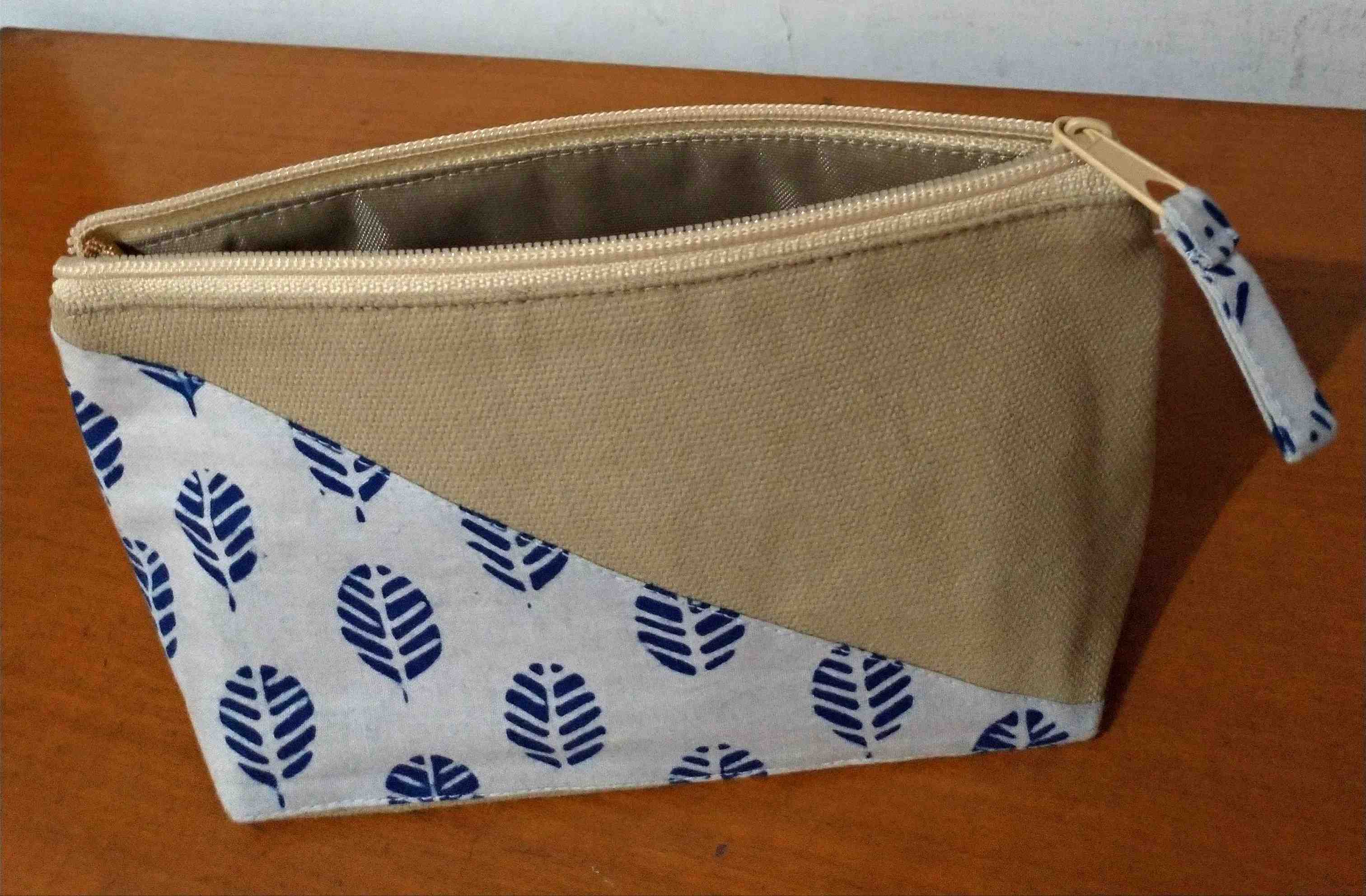 Anne Pouch Mini | Dompet Batik Wanita Serbaguna | Nigaya Batik