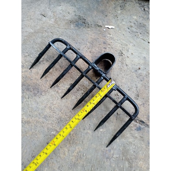 garbu cangkul sampah gigi 8  / garuk pembersih sampah 8 besi cor cangkul kotoran