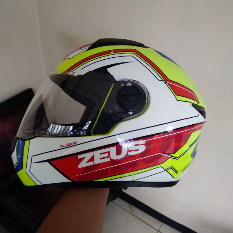 Helm Zeus 811 Second