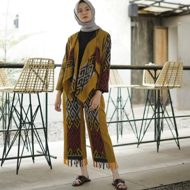 Baju tenun ikat