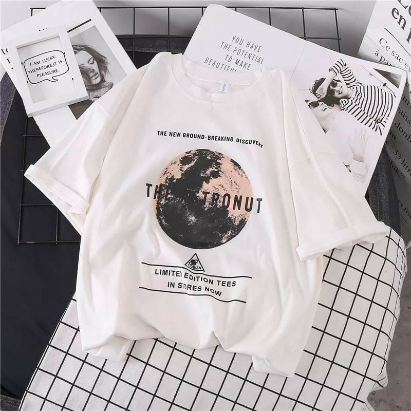 Arifirn Oversize Astronot - Kaos Oversize Wanita dan Pria (LD 106, P 65)