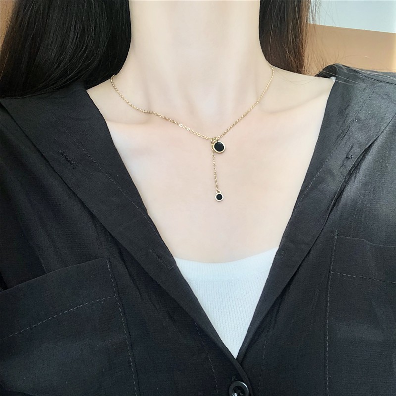 Kalung Rantai Klavikula Liontin Bulat Kecil Warna Hitam Gaya Korea Untuk Wanita