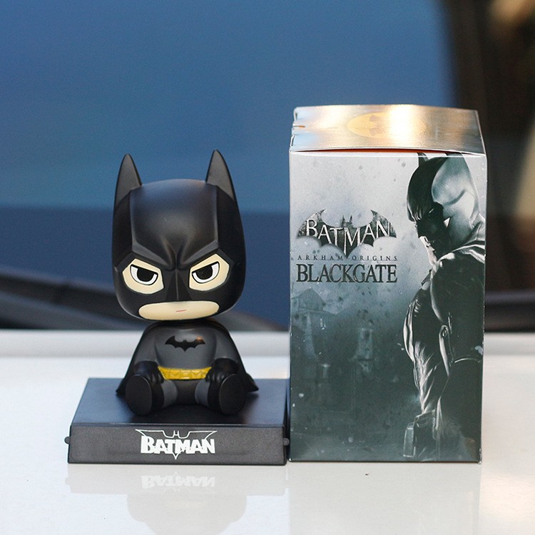 Pajangan Figure Miniatur Mobil BATMAN Per Goyang Kepala Shacking Head Toy