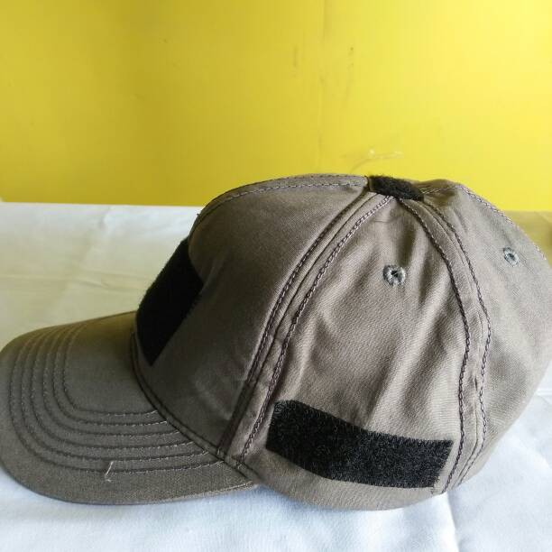 topi perekat dark grey baby canvas