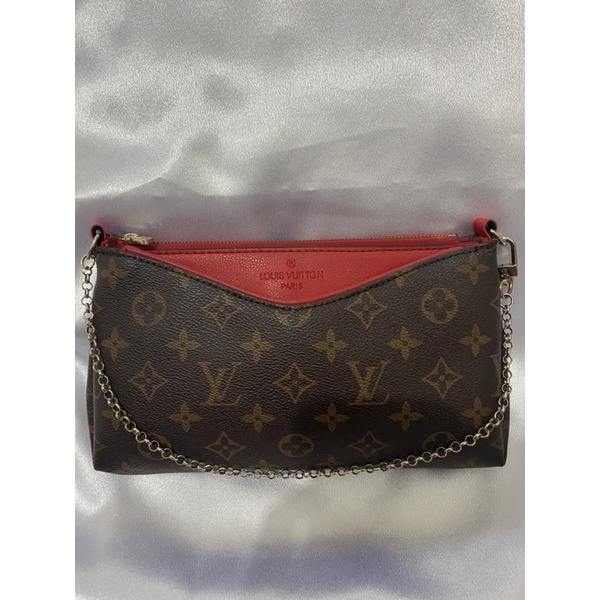 tas second Louis Vuitton