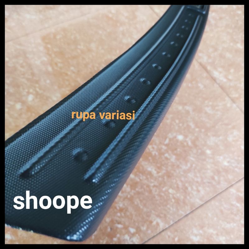 sill plate silplate belakang BAGASI SUZUKI ertiga 2011 sampai 2017 2012 2013 2014 2015 2016 2017 PLASTIK HITAM abs tempel