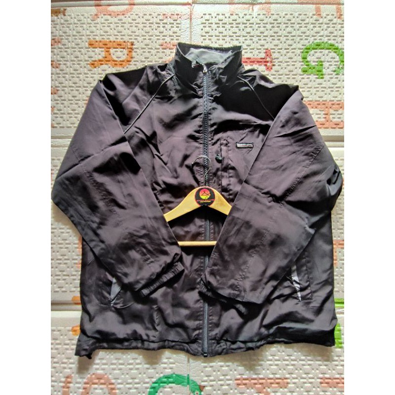 JAKET TIPIS NEPUCA