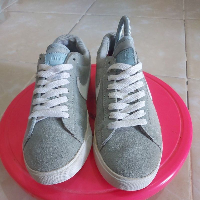 SEPATU SECOND BRANDED "NIKE BLAZER"