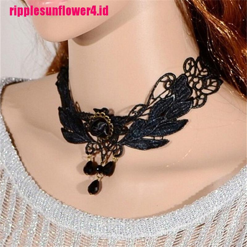 Kalung Choker Bahan Lace Warna Hitam Dengan Manik-Manik Mawar