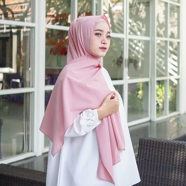 𝗖𝗮𝗿𝗲.𝗶𝗻 Pashmina Lozy Ceruty Babydoll 180x75cm (JAHIT TEPI) PREMIUM QUALITY-Dusty Pink