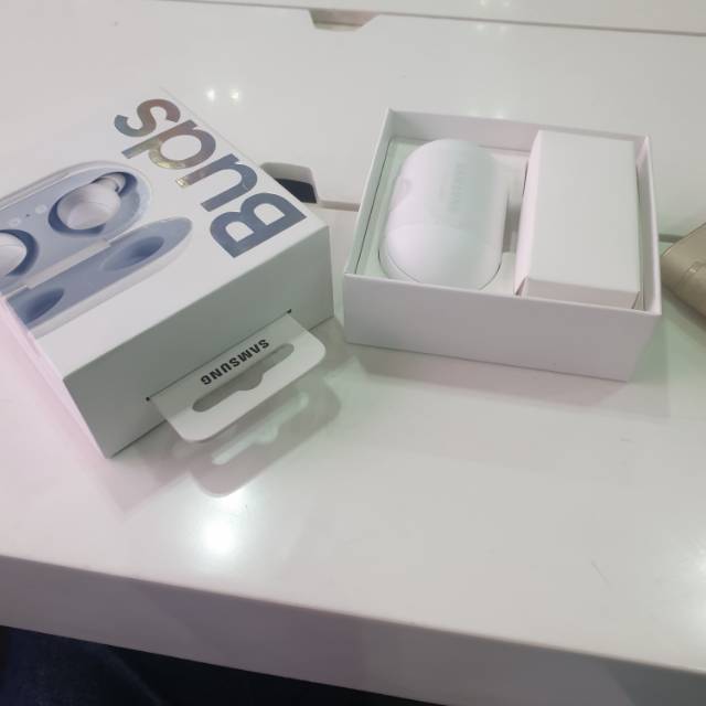 Galaxy buds second ya guys