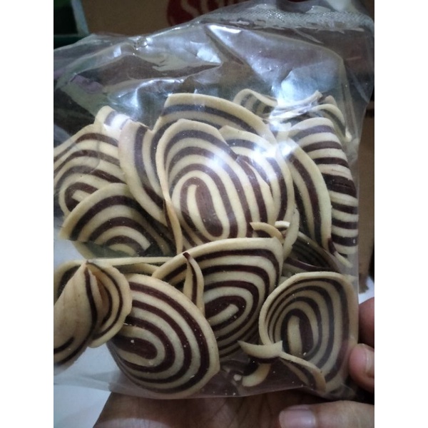 

KERIPIK KUPING GAJAH HOMEMADE NETTO 40 GRAM