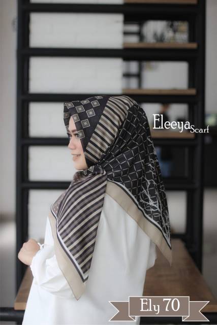 HIJAB SEGIEMPAT MOTIF ELY 70 II Eleeya Scarf