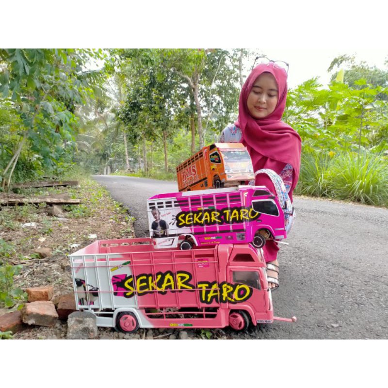 miniatur truk cabe oleng ukuran panjang 43cm bahan triplek lapis setiker laminasi