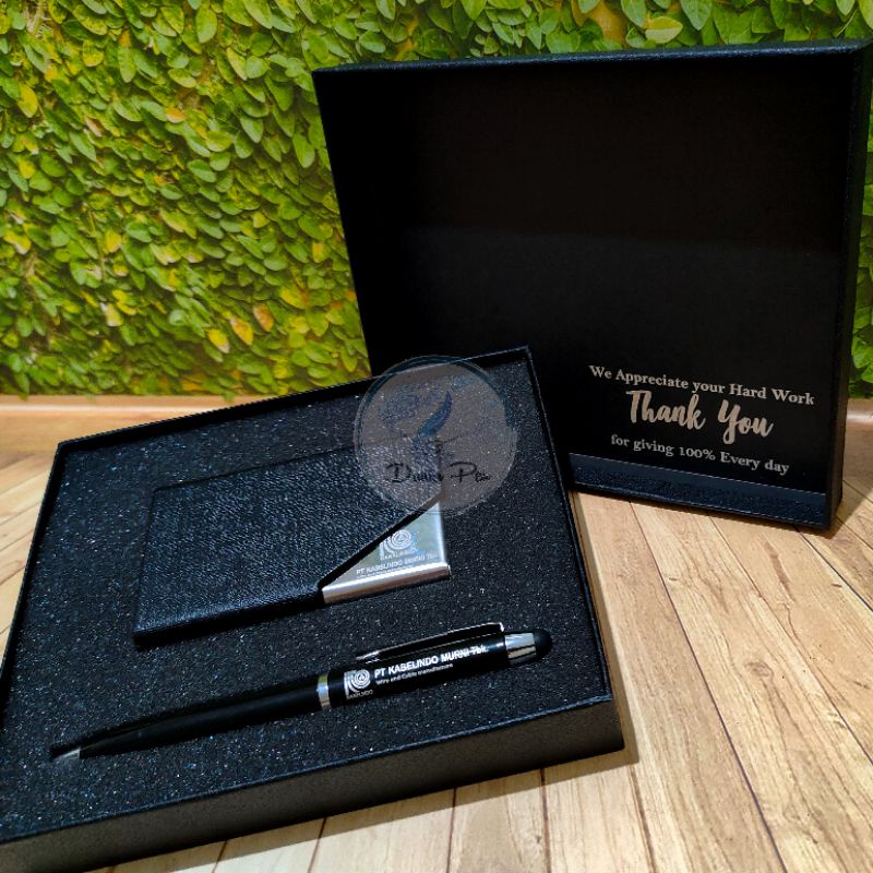 

gk Giftset Custom Profesional Pen + Card Holder, Hampers Eksklusif, Hadiah Eksekutif, Seminar Kit