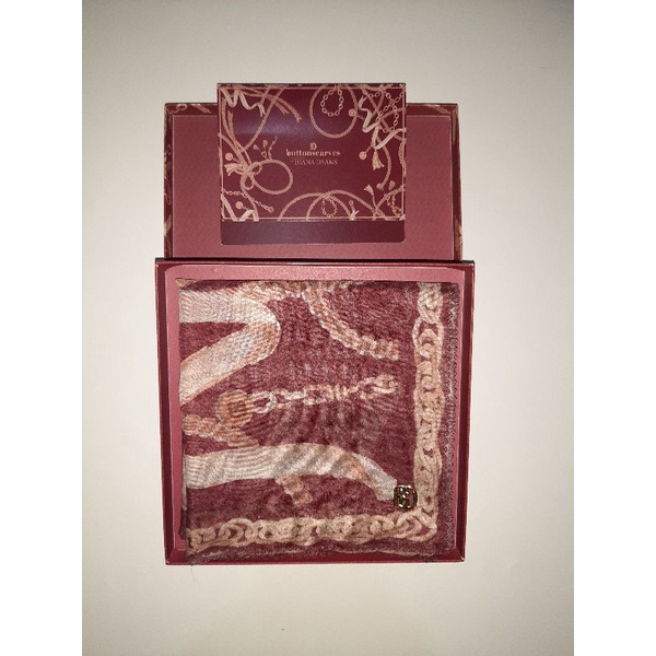 Buttonscarves Chain Series 1