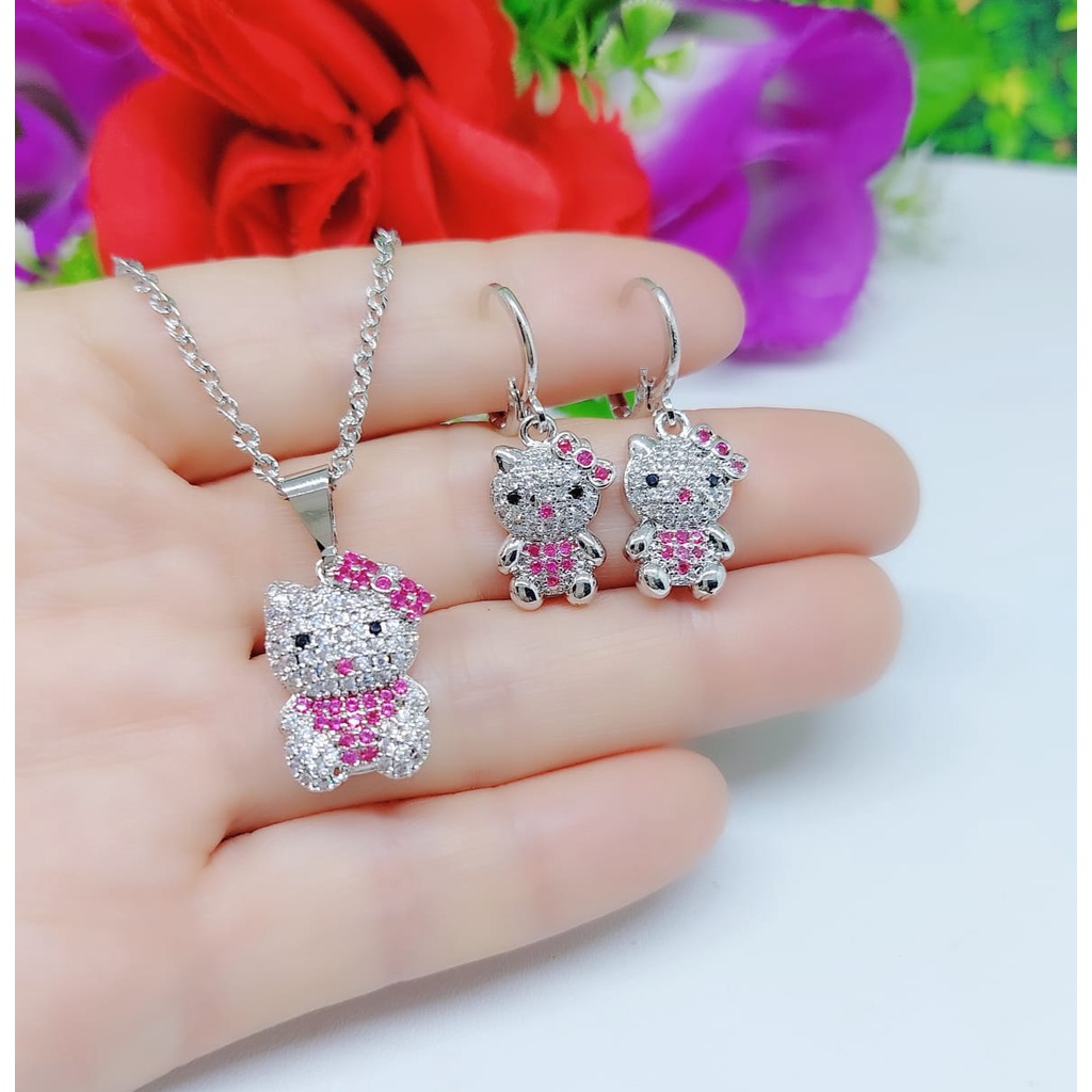 Kalung Hello Kitty permata merah dan putih perhiasan xuping