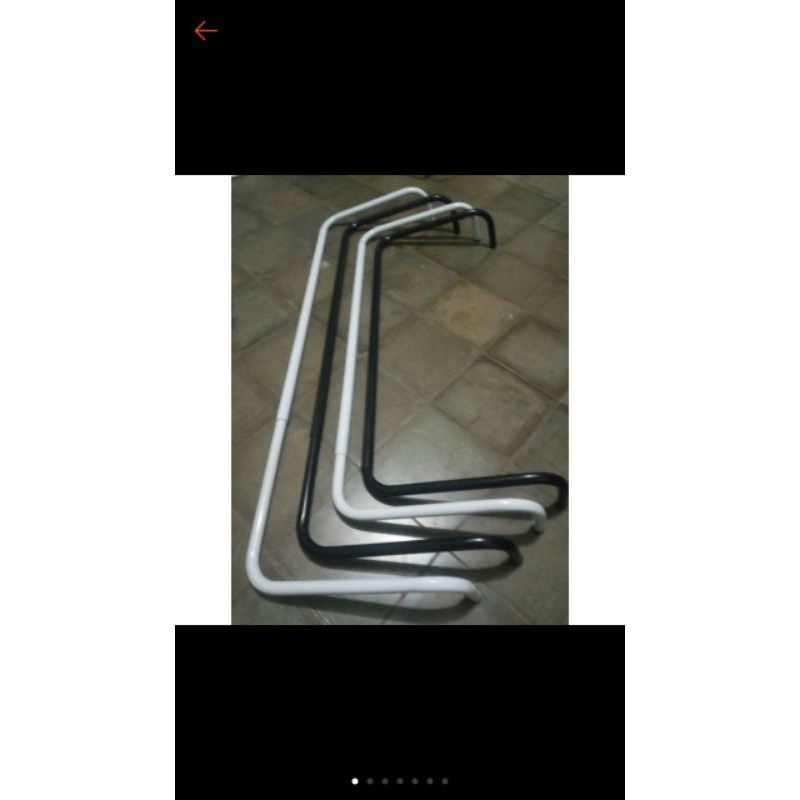 Gantungan baju batang rel