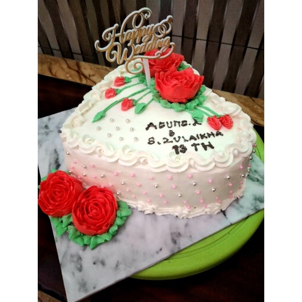 

KUE ULANG TAHUN KUE TART WHITE LOVE 28CM HANYA SIDOARJO-SURABAYA